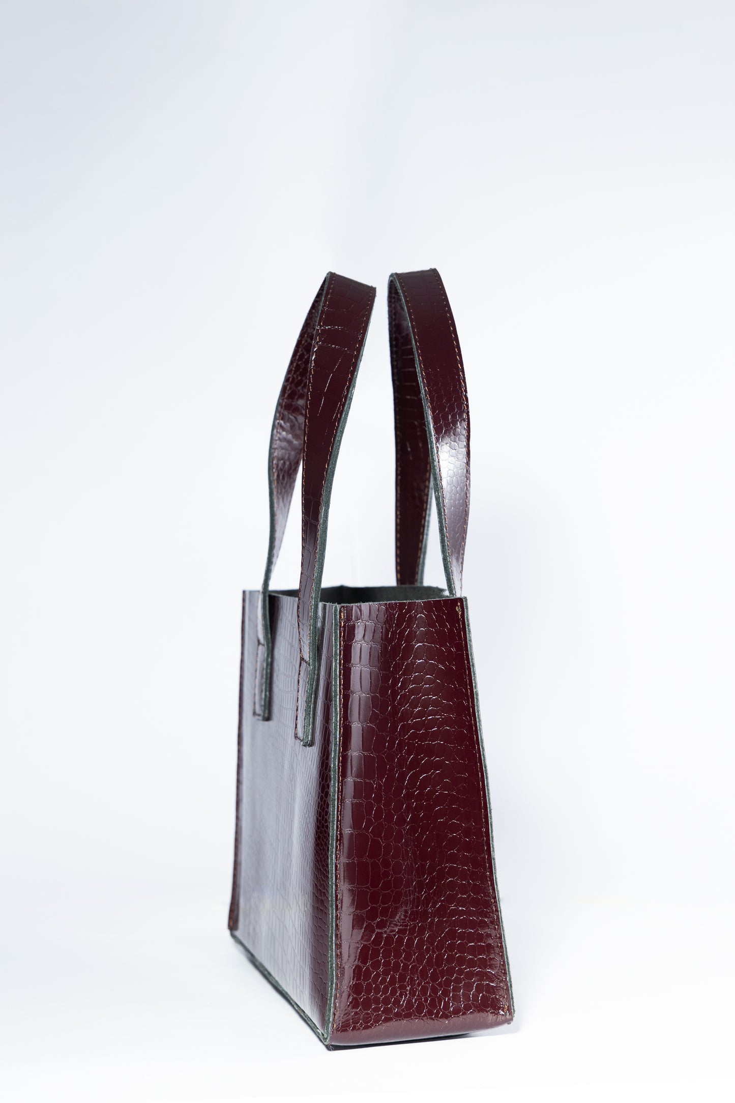 Sac à main en cuir style Croco noire