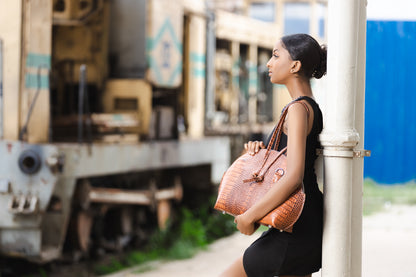 Sac à main grand en cuir style Croco