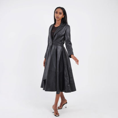Manteau en cuir noir évasé femme