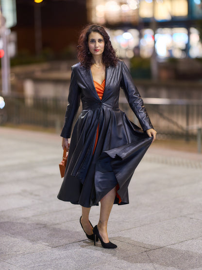 Manteau en cuir noir évasé femme